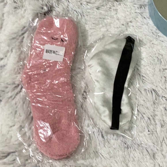 Tin with mask and socks New in sealed box - Picture 8 of 8